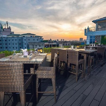Elegant Hotel Pyi Thar Yar Yangon Exterior photo