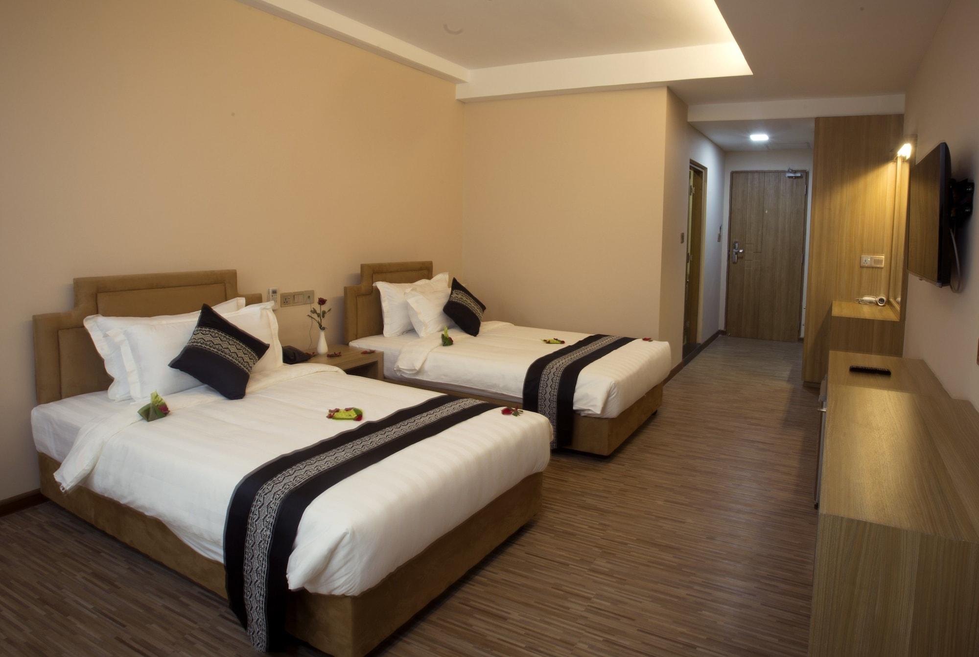 Elegant Hotel Pyi Thar Yar Yangon Exterior photo