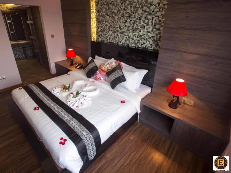 Elegant Hotel Pyi Thar Yar Yangon Exterior photo